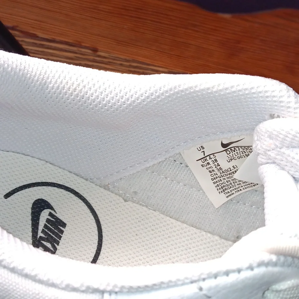 Nike Court Legacy Left White and Black Sneakers - Picture 2 of 11